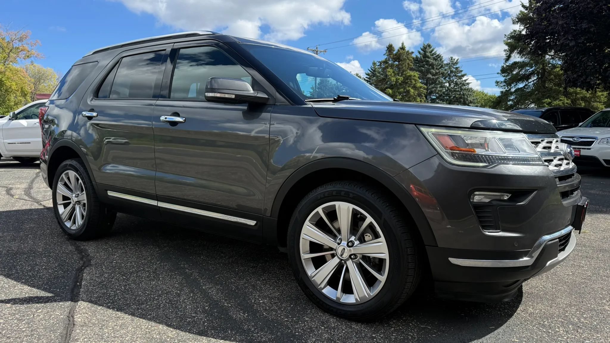 Used 2019 Ford Explorer Limited w/ Class III Trailer Tow Package AWD/4WD image 13