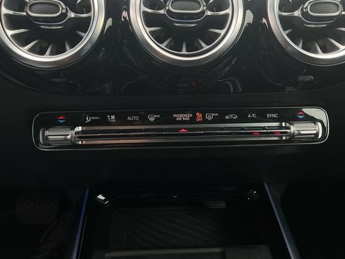 Used 2025 Mercedes-Benz GLA 250 image 27