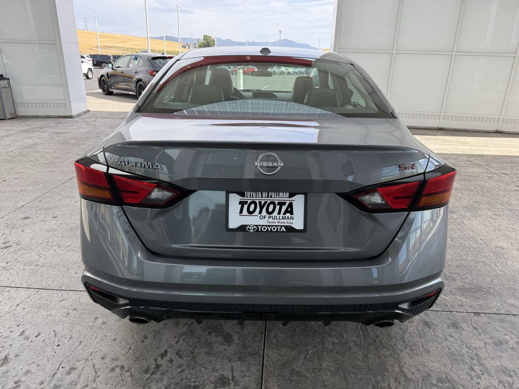 Used 2024 Nissan Altima 2.5 SR FWD image 7