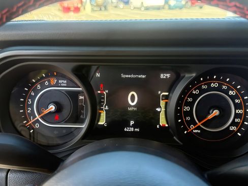 Used 2024 Jeep Gladiator Rubicon w/ Convenience Group image 26