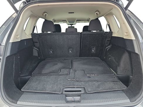 Used 2025 Nissan Rogue SV FWD image 28