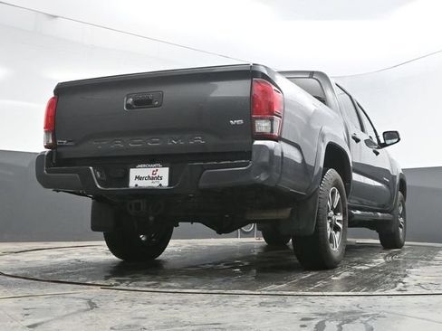 Used 2019 Toyota Tacoma TRD Sport AWD/4WD image 29