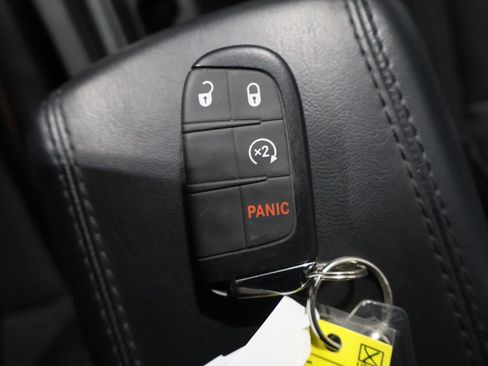 Used 2023 Jeep Compass Latitude image 25