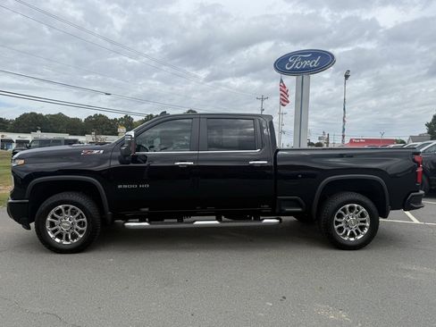 Used 2025 Chevrolet Silverado 2500 LT w/ Z71 Chrome Sport Edition image 7