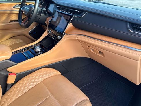 Used 2021 Jeep Grand Cherokee L Summit image 35