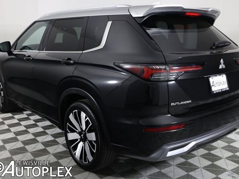Used 2025 Mitsubishi Outlander AWD image 7
