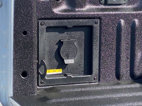 Used 2024 Ford F150 Lariat image 6