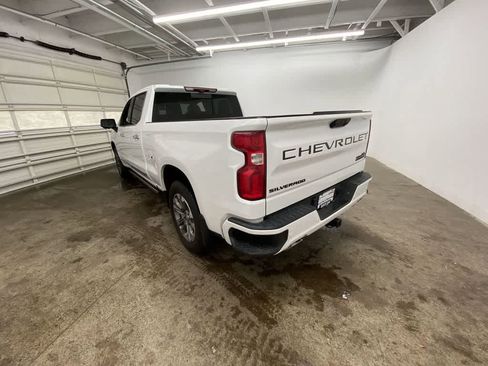 Used 2023 Chevrolet Silverado 1500 High Country w/ Technology Package image 4