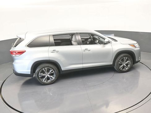 Used 2019 Toyota Highlander LE image 49