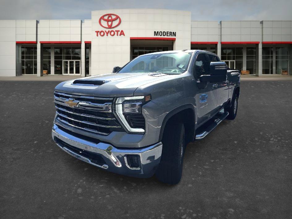 Used 2025 Chevrolet Silverado 2500 LTZ w/ LTZ Premium Package AWD/4WD image 26