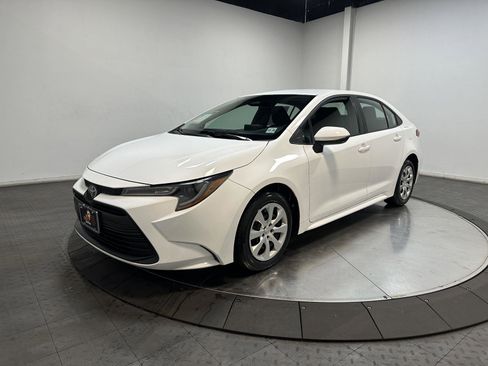 Used 2023 Toyota Corolla LE image 1