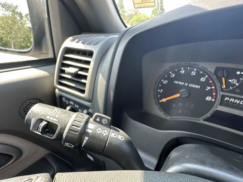 Used 2005 GMC Canyon SLE RWD image 29