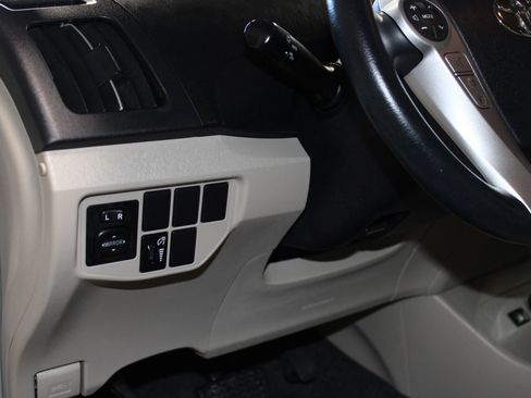 Used 2012 Toyota Prius Four FWD image 24