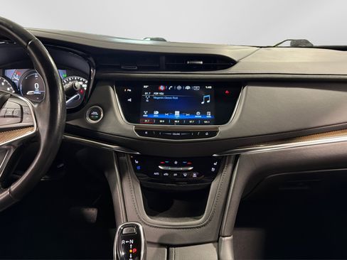 Used 2019 Cadillac XT5 Platinum AWD/4WD image 29