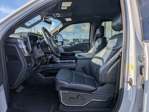 Used 2026 Ford F350 Platinum w/ Tremor Off-Road Package AWD/4WD image 28
