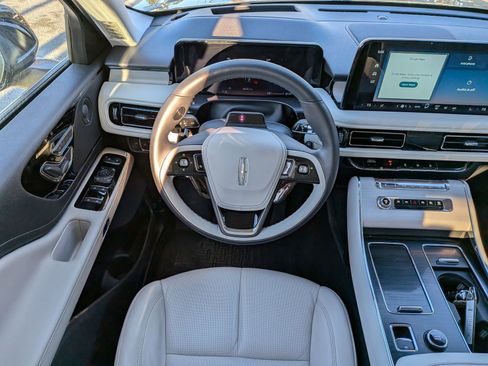 Certified 2025 Lincoln Aviator Reserve image 19