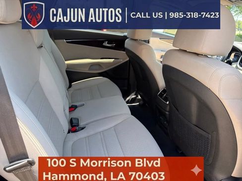 Used 2020 Kia Sorento S FWD image 21