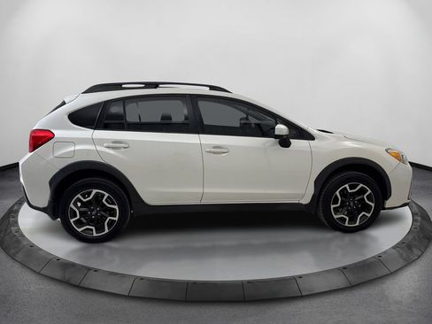Used 2017 Subaru Crosstrek 2.0i Premium w/ Popular Package #1 AWD/4WD image 4