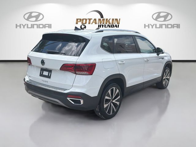 Used 2023 Volkswagen Taos SE FWD image 5