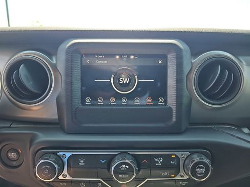 Used 2022 Jeep Gladiator Sport AWD/4WD image 22