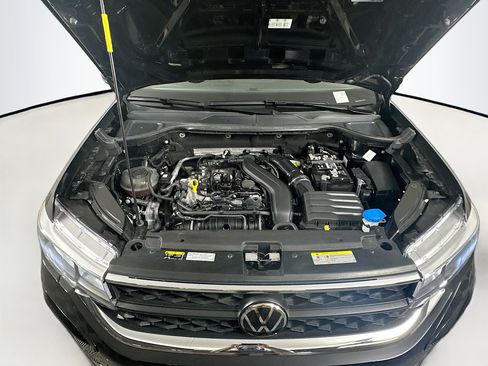 Used 2023 Volkswagen Taos SE FWD image 31