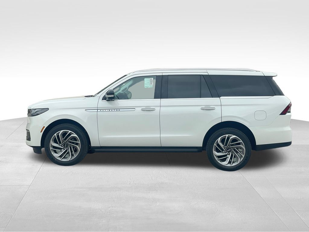 New 2026 Lincoln Navigator Premiere AWD/4WD image 2