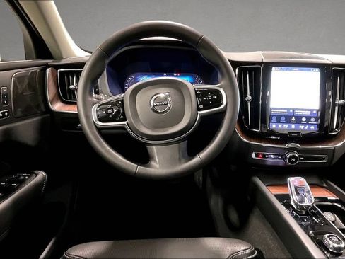 Certified 2023 Volvo XC60 B5 Ultimate w/ Climate Package AWD/4WD image 9
