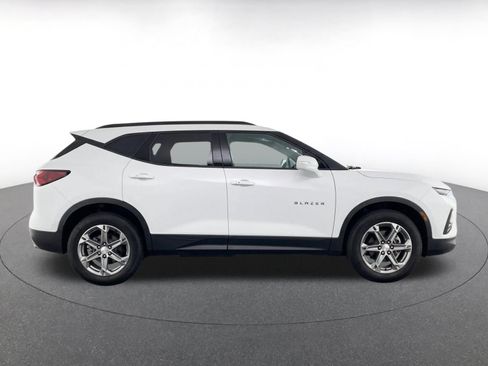 Used 2025 Chevrolet Blazer LT FWD image 10