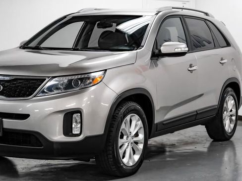 Used 2015 Kia Sorento EX image 10
