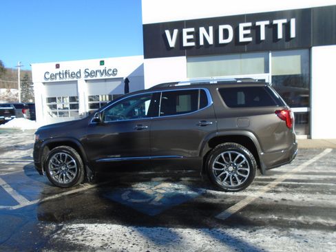 Used 2020 GMC Acadia Denali w/ Technology Package image 9