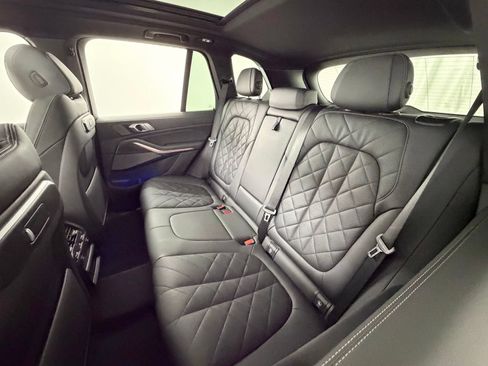 Used 2024 BMW X5 xDrive40i w/ Premium Package AWD/4WD image 33