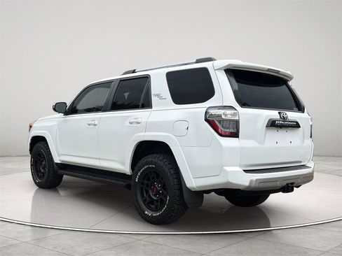 Used 2018 Toyota 4Runner TRD Off-Road Premium image 17
