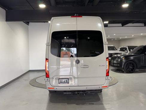 Used 2024 Mercedes-Benz Sprinter 2500 image 14