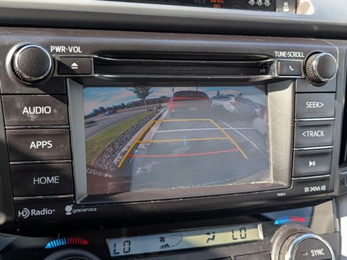 Used 2017 Toyota RAV4 XLE AWD/4WD image 27