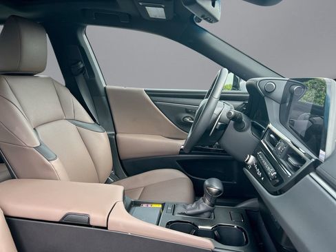 Used 2025 Lexus ES 350 w/ Premium Package FWD image 6