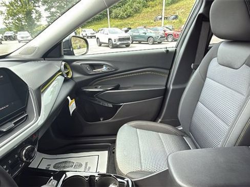 New 2025 Chevrolet Trax LT w/ Driver Confidence Package image 20