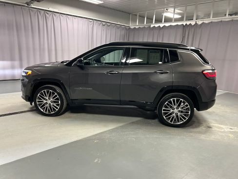 Used 2024 Jeep Compass Limited w/ Elite Group image 4