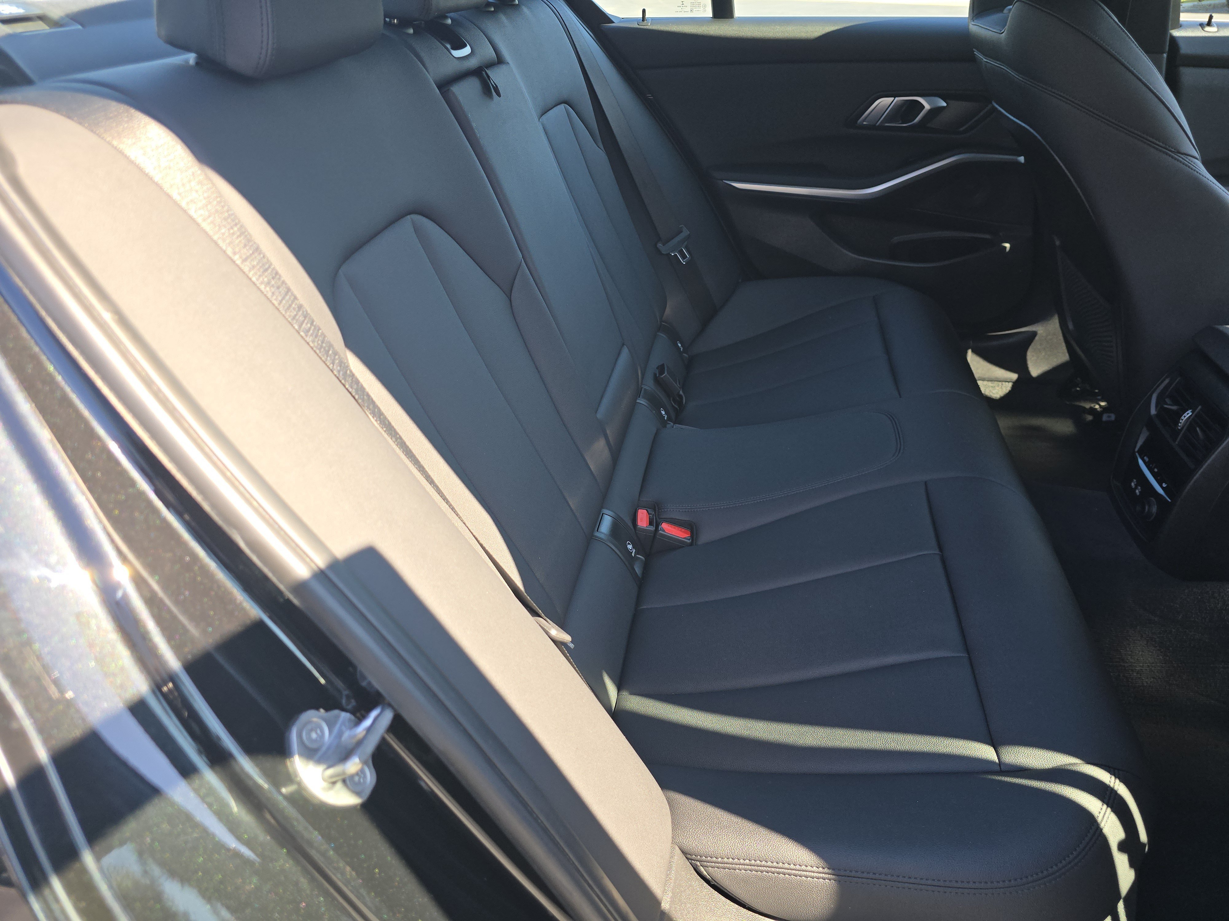 Used 2019 BMW 330i xDrive Sedan w/ Convenience Package AWD/4WD image 19