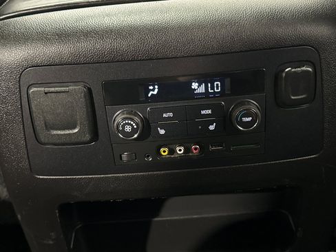 Used 2015 GMC Yukon Denali w/ Premium Package image 40