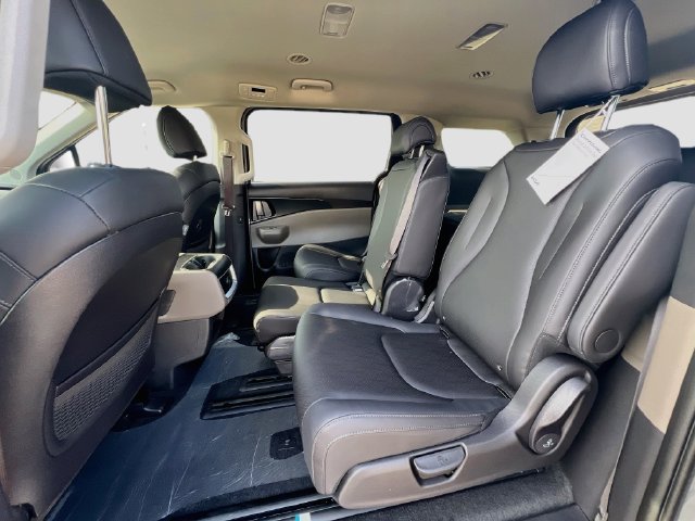 New 2027 Kia Carnival LXS FWD image 24