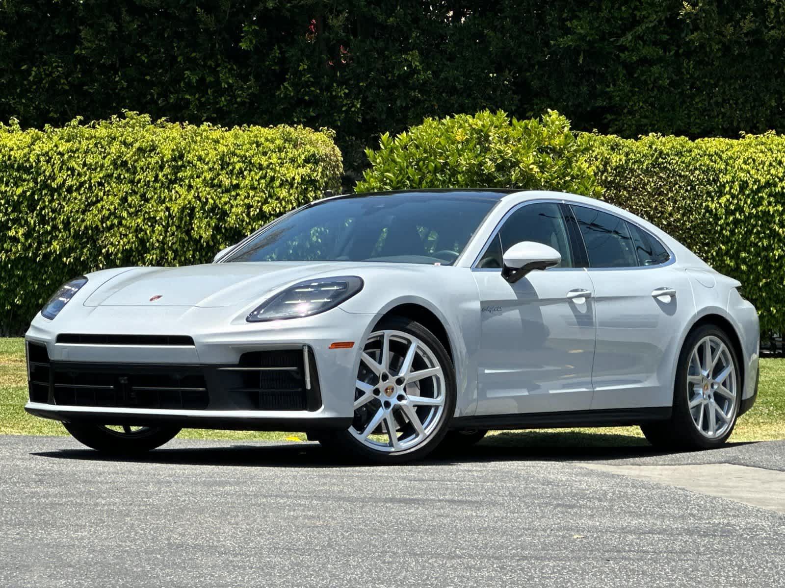 Certified 2025 Porsche Panamera 4 AWD/4WD image 1