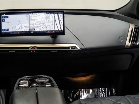 Used 2022 BMW iX xDrive50 w/ Sport Package image 17