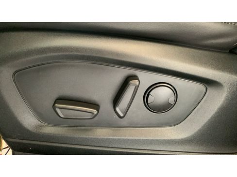 Used 2023 Ford Explorer XLT w/ Equipment Group 202A AWD/4WD image 14