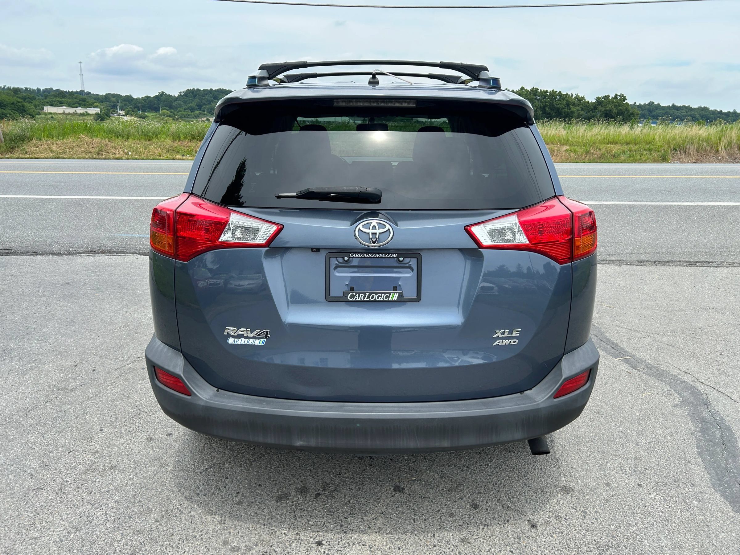 Used 2013 Toyota RAV4 XLE AWD/4WD image 8