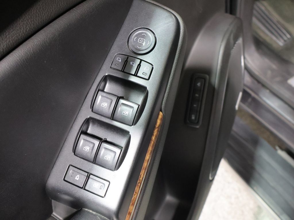 Used 2015 Chevrolet Suburban LTZ AWD/4WD image 22