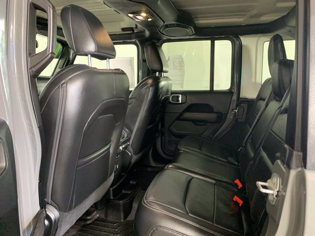 Used 2019 Jeep Wrangler Unlimited Sahara w/ Cold Weather Group AWD/4WD image 6