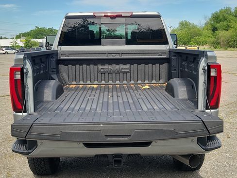 New 2026 GMC Sierra 2500 Denali Ultimate AWD/4WD image 16