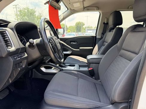 Used 2022 Nissan Frontier SV RWD image 15