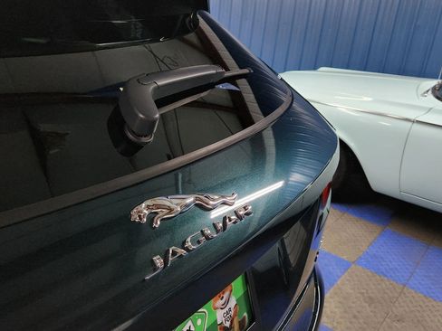 Used 2017 Jaguar F-PACE Premium image 65