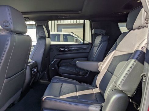 Used 2024 GMC Yukon XL Denali image 29